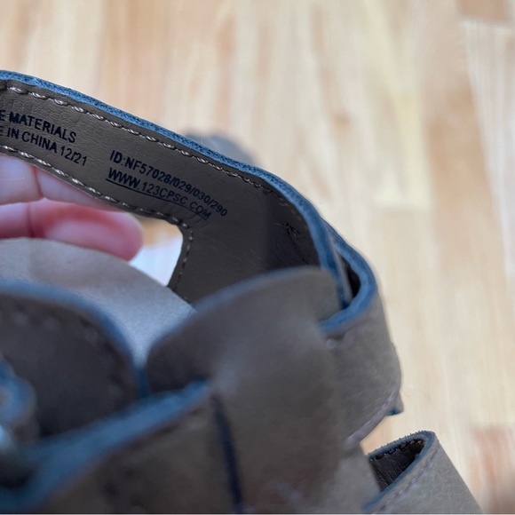 Max + Jake brown Velcro closed toe sandals NWOT size 5 toddler boy - Picture 7 of 10